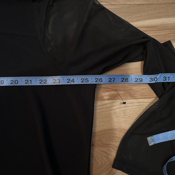 NWOT Love Scarlett Women's Black Keyhole Blouse with Sheer Sleeves Size 3X - Picture 6 of 7